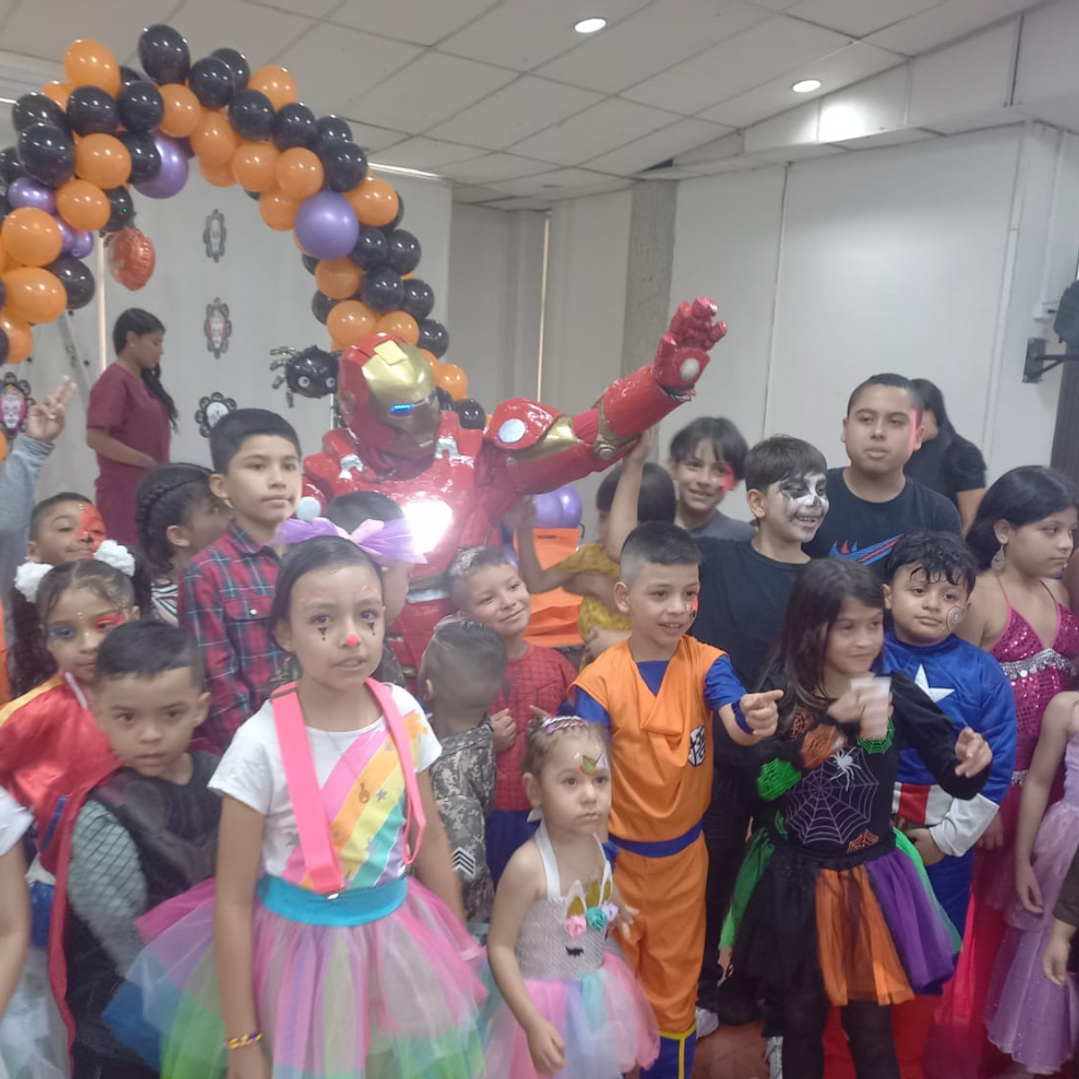 Celebración de Halloween para hijos e hijastros.